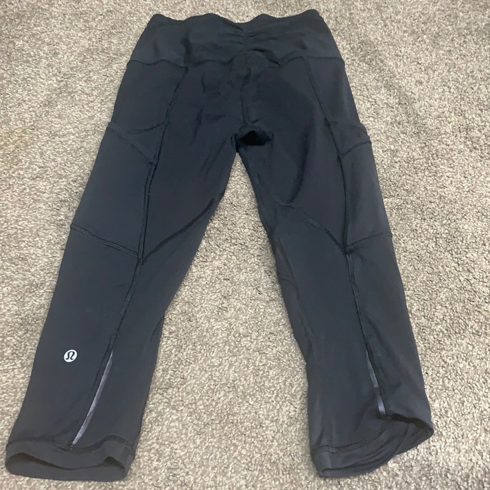 Solid black Lululemon leggings. Size 6